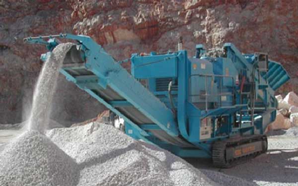 Mobile crusher in operation